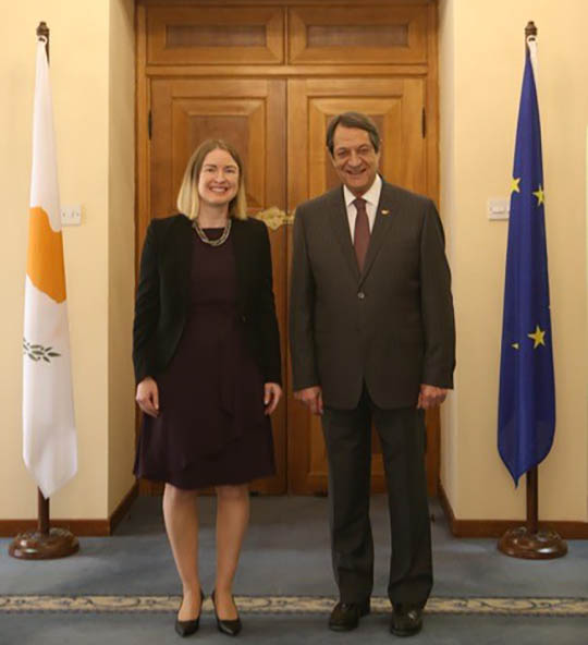 Ambassador Ní Fhallúin presents credentials