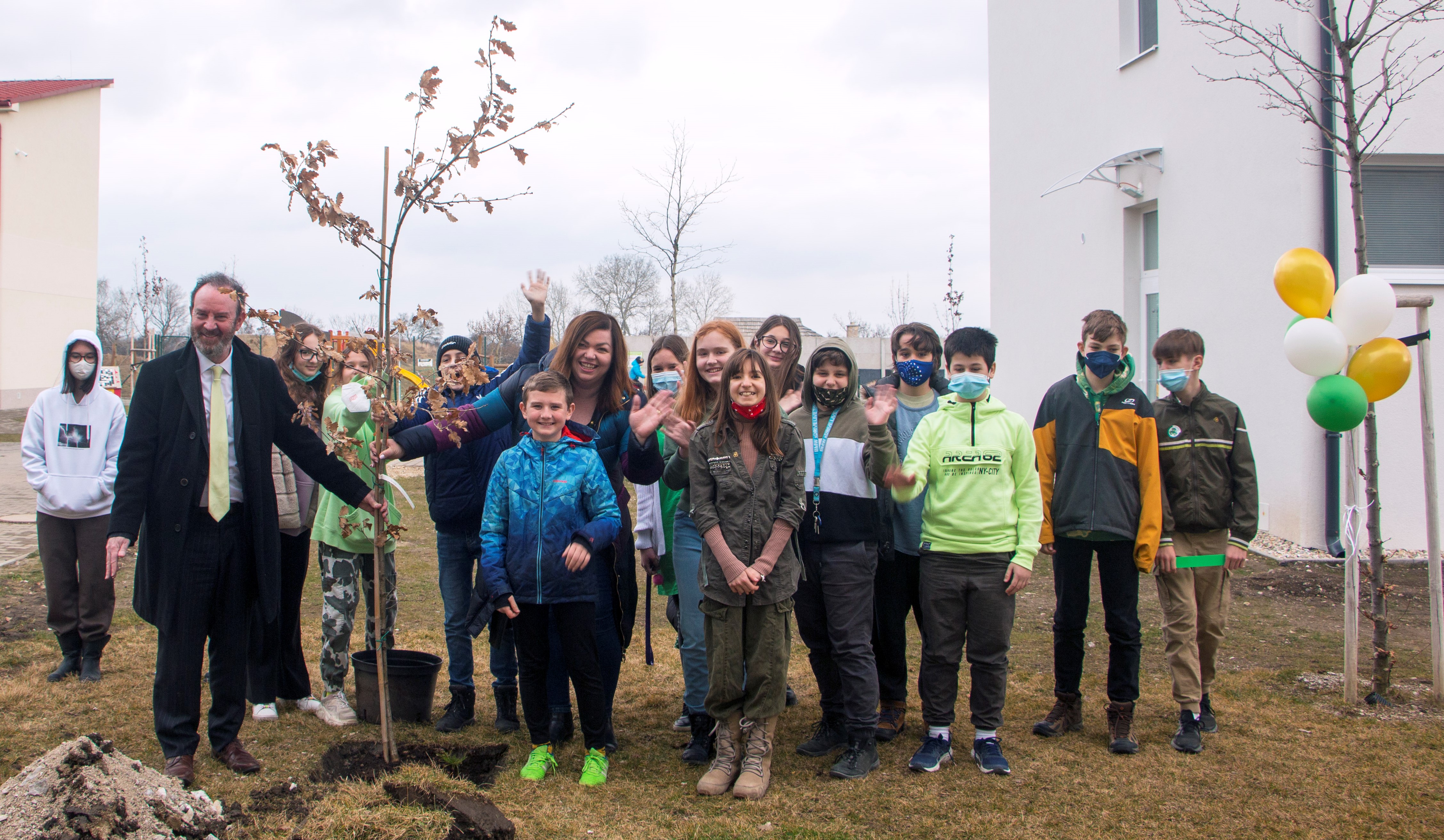 Ambassador McGauran visits the elementary school Javorová alej in Chorvátsky Grob.